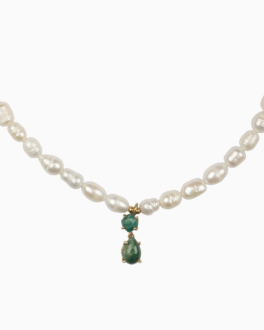 Rue du Muguet Emerald Hürrem necklace
