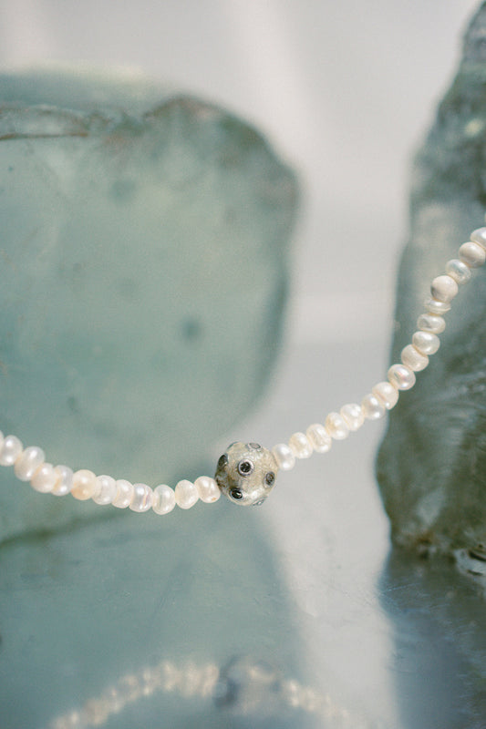 Rue du Muguet Maison Muguet White Orb necklace